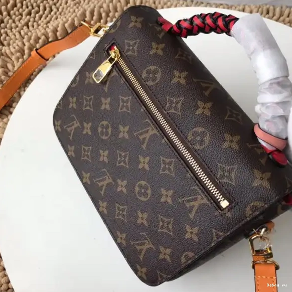 METIS Louis Vuitton POCHETTE 0629